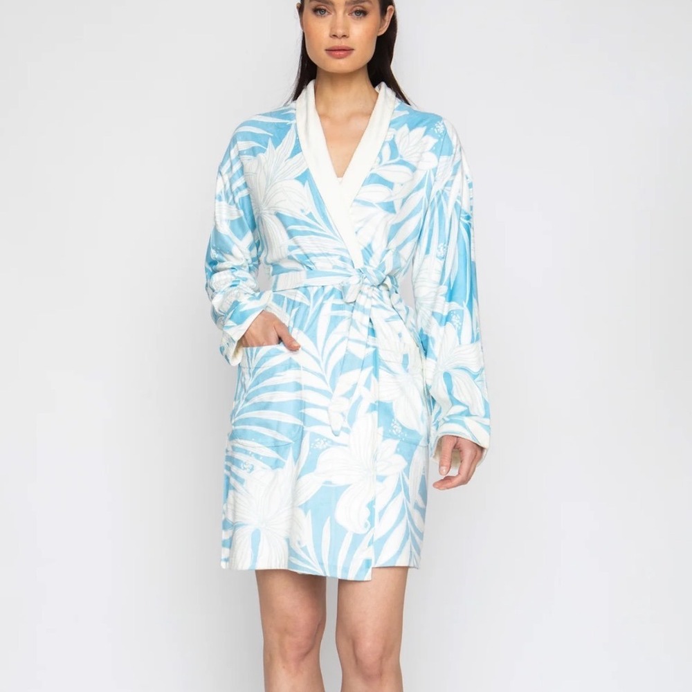 Wrap Up‎ by VP Women Blue Hawaii Short Robe Tropical Hibiscus Floral Blue White